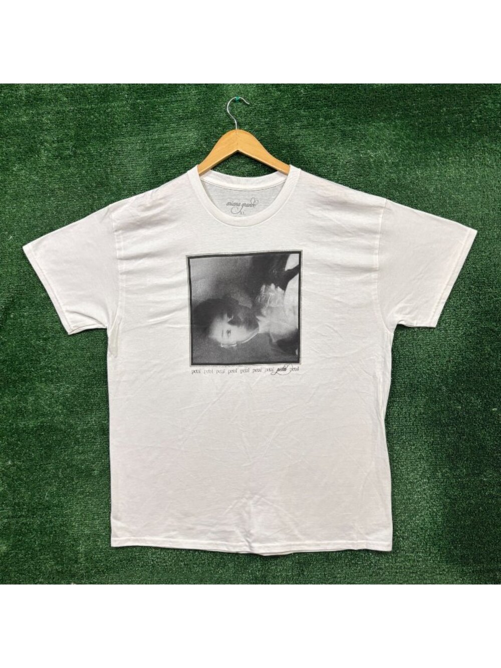 Ariana Grande Petal Album Cover T-Shirt Size Extra Large